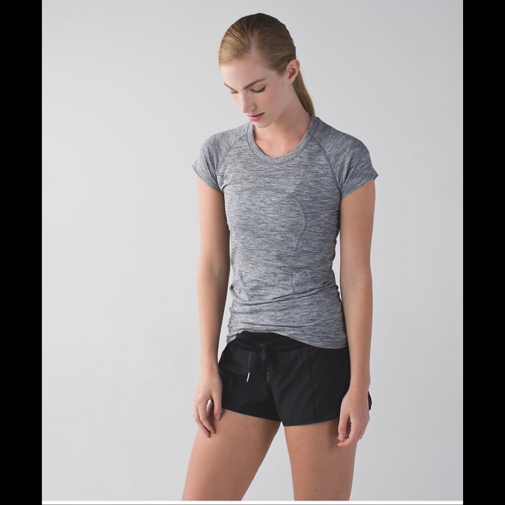 SOLD ❌ EUC gray swiftly tech lululemon shirt 6